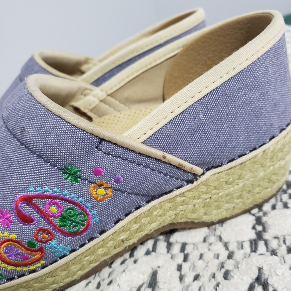DANSKO Vegan Jute Denim Blue Paisley Embroidered Floral Clogs - Picture 7 of 13